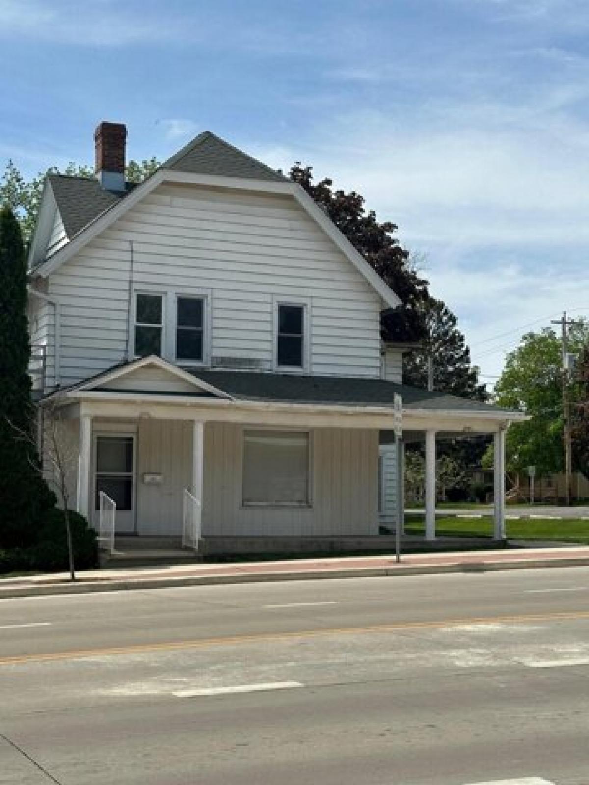 Picture of Home For Sale in Waterford, Wisconsin, United States