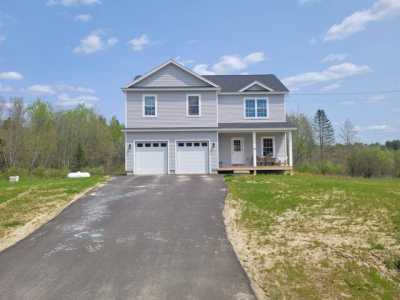 Home For Sale in Hermon, Maine