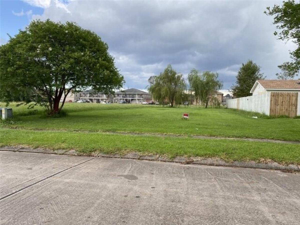 Picture of Residential Land For Sale in Chalmette, Louisiana, United States