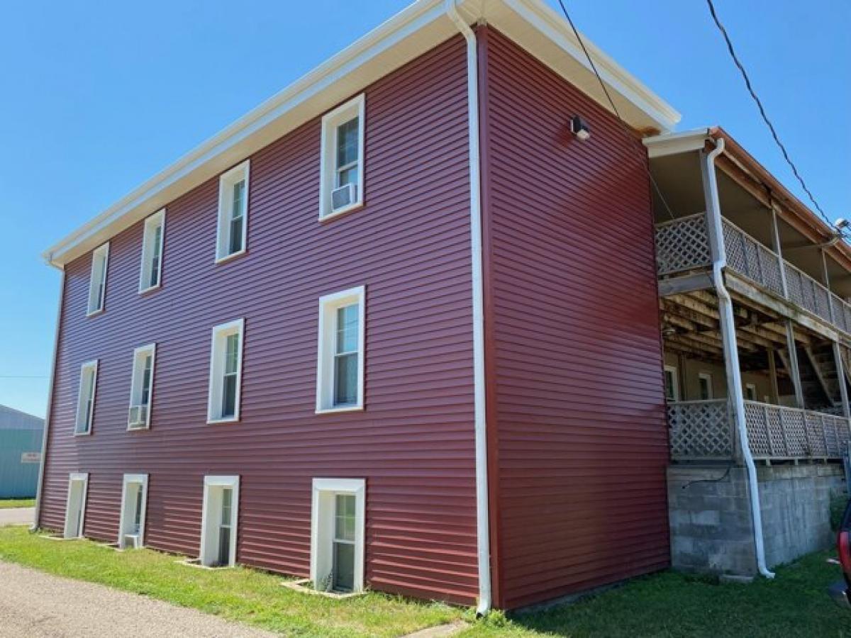 Picture of Home For Sale in Huron, South Dakota, United States