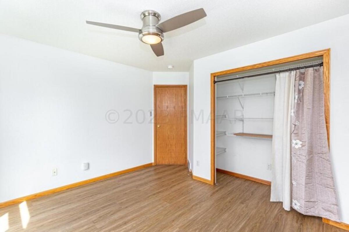 Picture of Home For Sale in West Fargo, North Dakota, United States