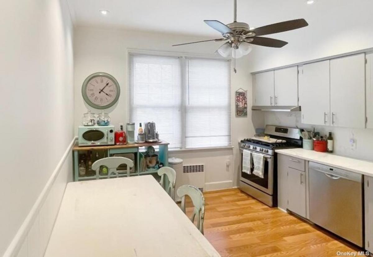 Picture of Home For Rent in Rockaway Park, New York, United States