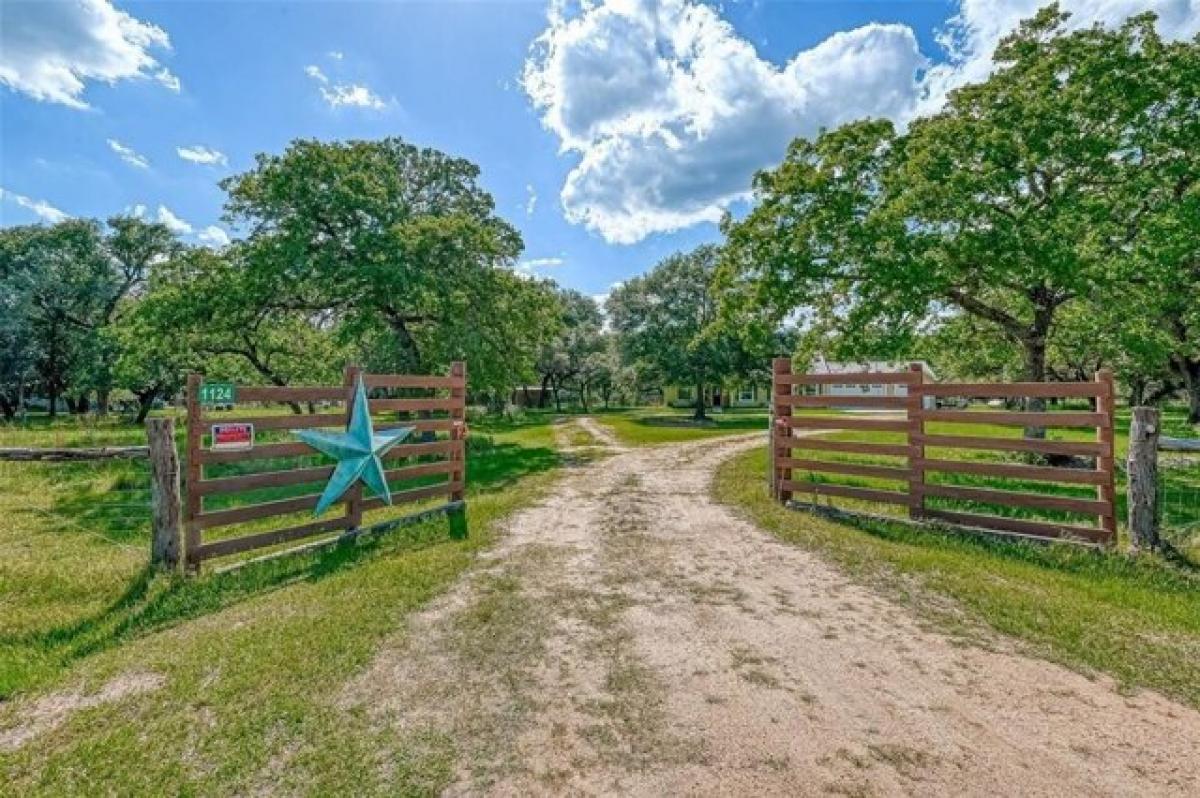 Picture of Home For Sale in Garwood, Texas, United States