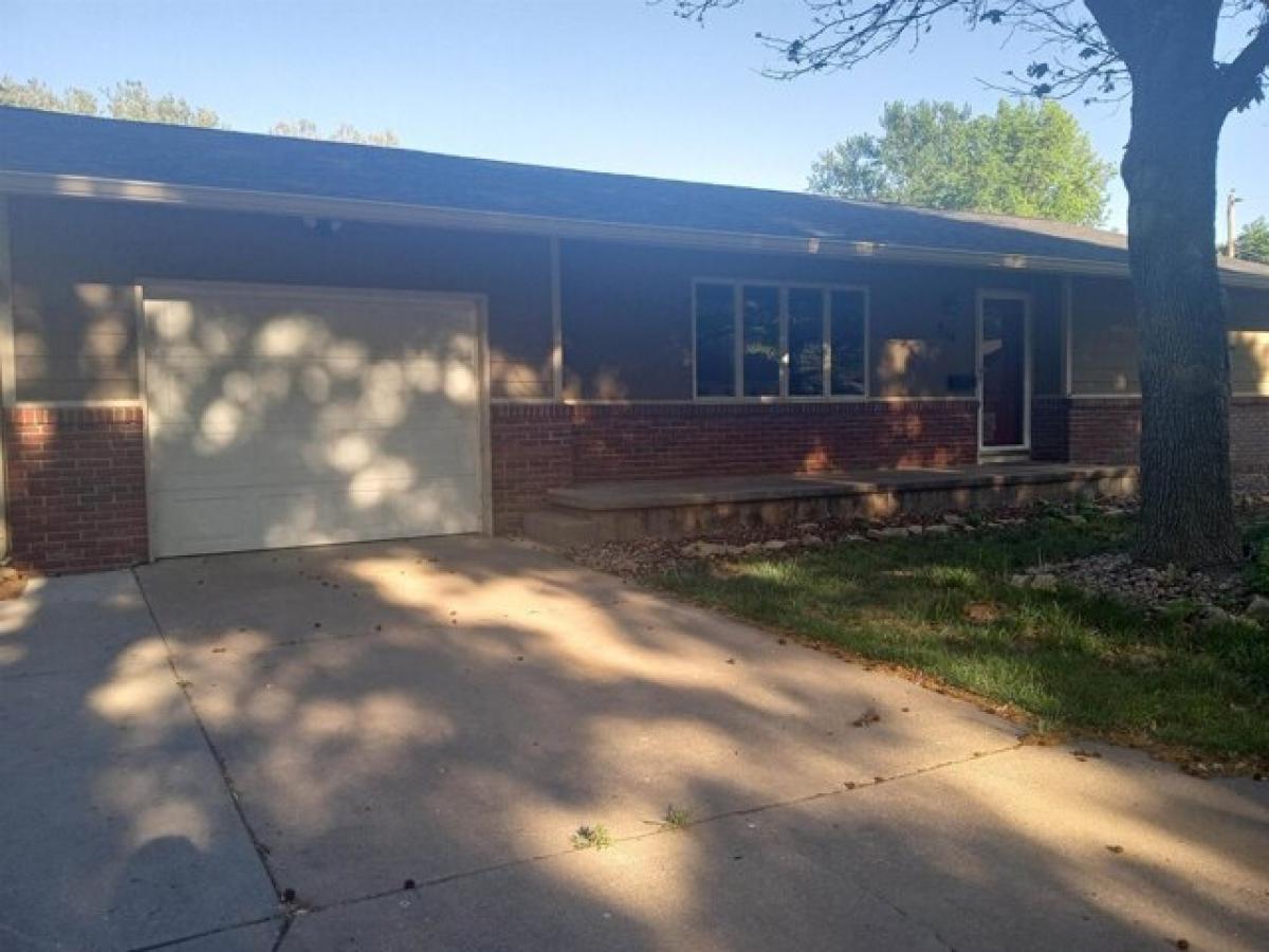 Picture of Home For Sale in Halstead, Kansas, United States