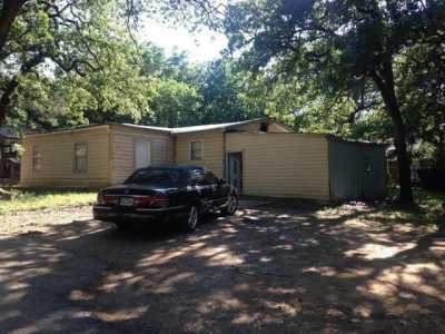 Home For Sale in Lake Dallas, Texas