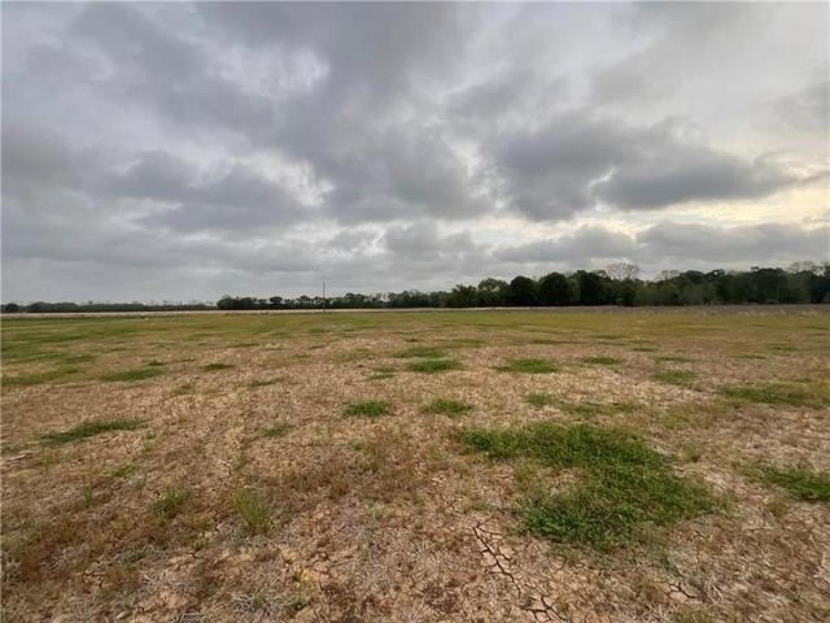 Picture of Residential Land For Sale in Plaucheville, Louisiana, United States