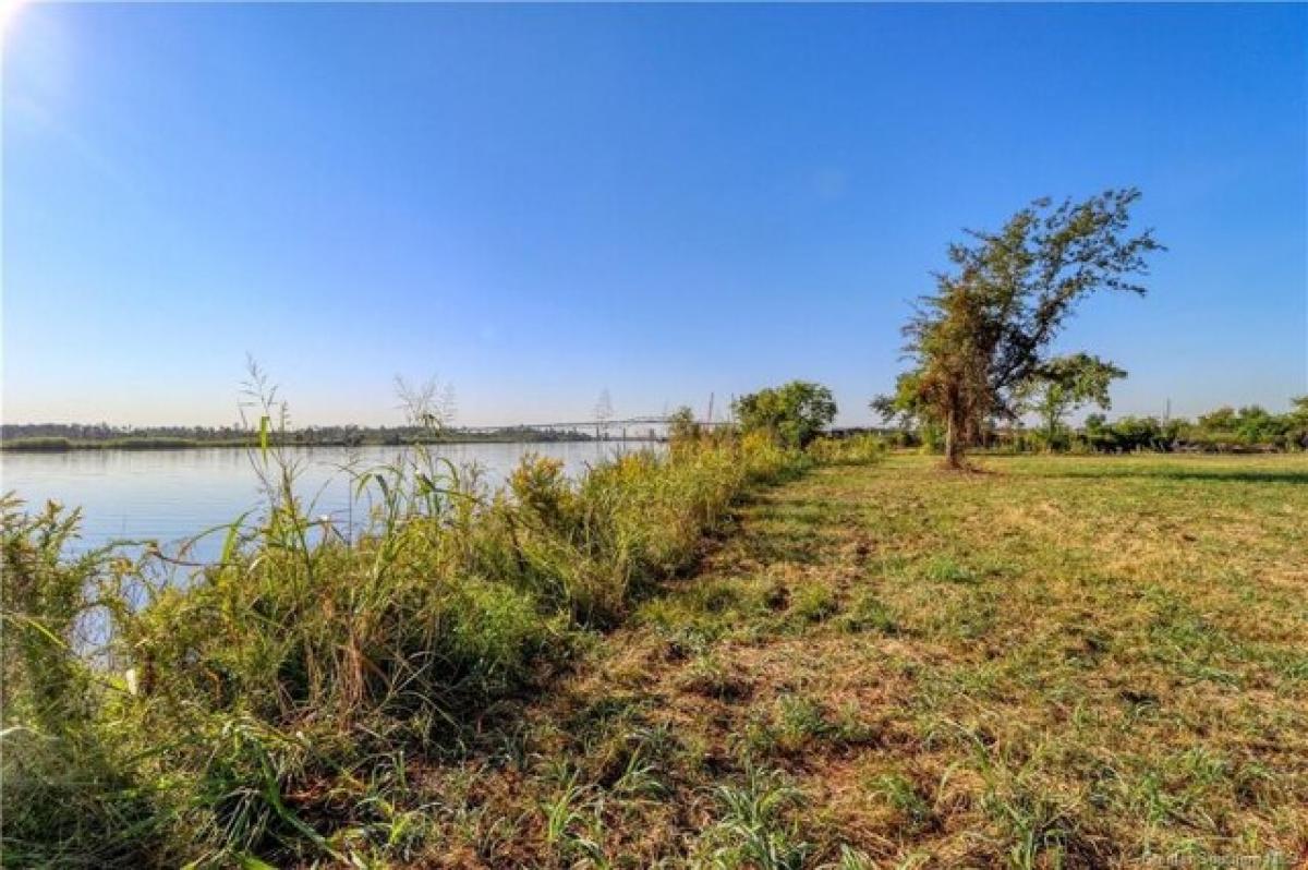 Picture of Residential Land For Sale in Westlake, Louisiana, United States