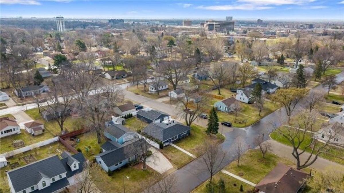 Picture of Home For Sale in Richfield, Minnesota, United States