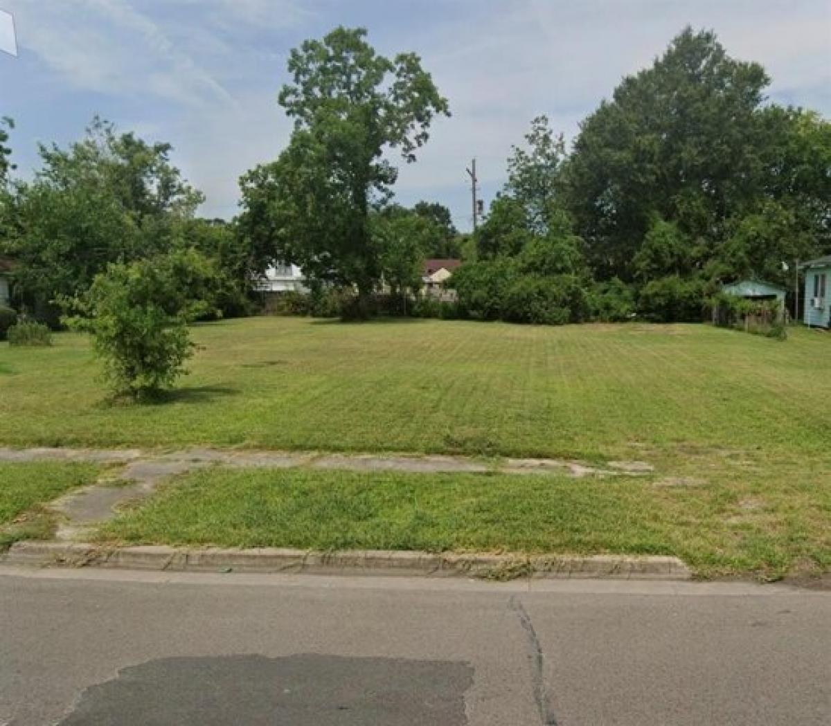 Picture of Residential Land For Sale in Beaumont, Texas, United States