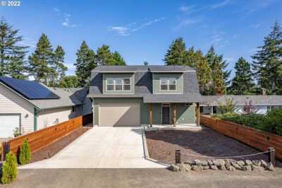 Home For Sale in Florence, Oregon