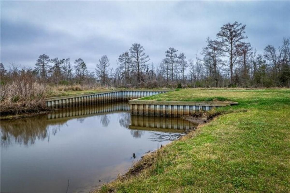 Picture of Residential Land For Sale in Westlake, Louisiana, United States