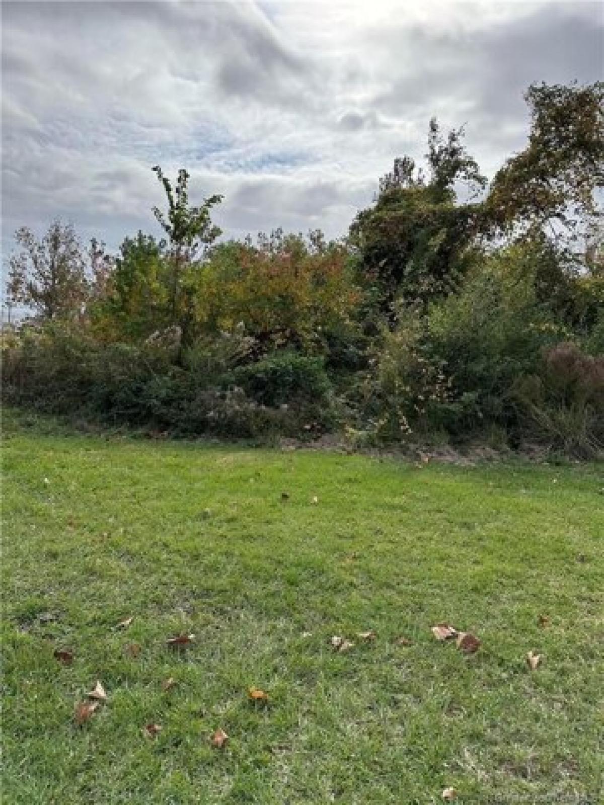 Picture of Residential Land For Sale in Westlake, Louisiana, United States