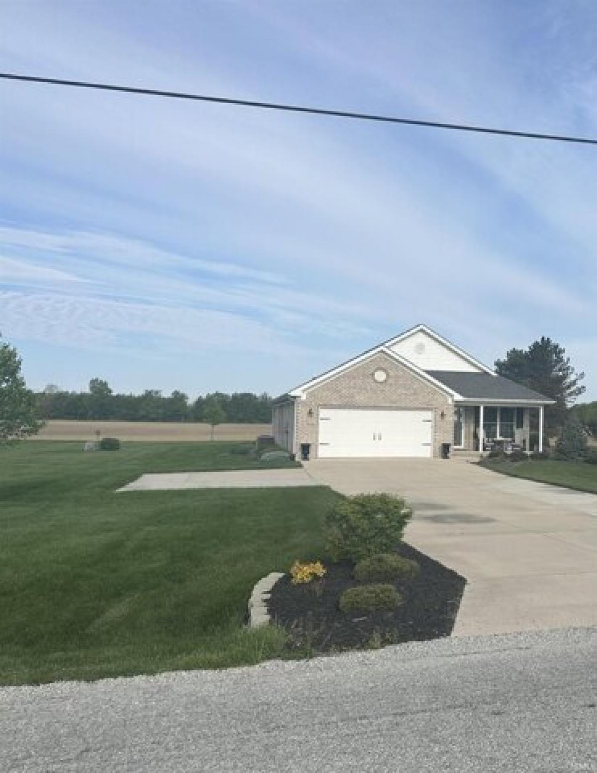 Picture of Home For Sale in Sharpsville, Indiana, United States