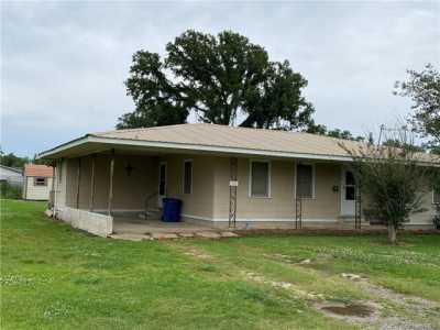 Home For Sale in Jennings, Louisiana