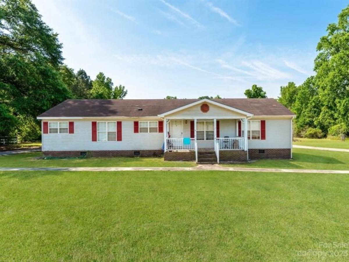 Picture of Home For Sale in Cheraw, South Carolina, United States