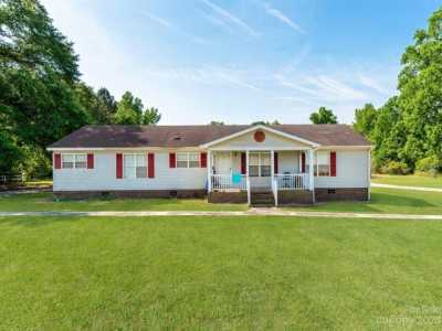 Home For Sale in Cheraw, South Carolina