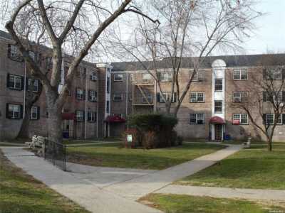 Home For Rent in Forest Hills, New York