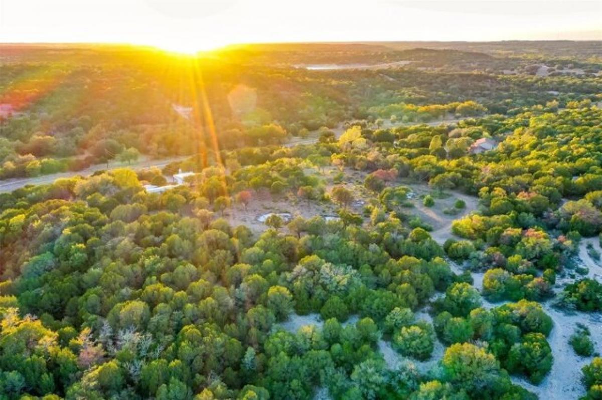 Picture of Home For Sale in Lipan, Texas, United States