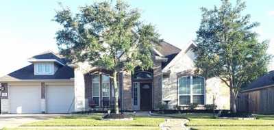 Home For Sale in Mont Belvieu, Texas