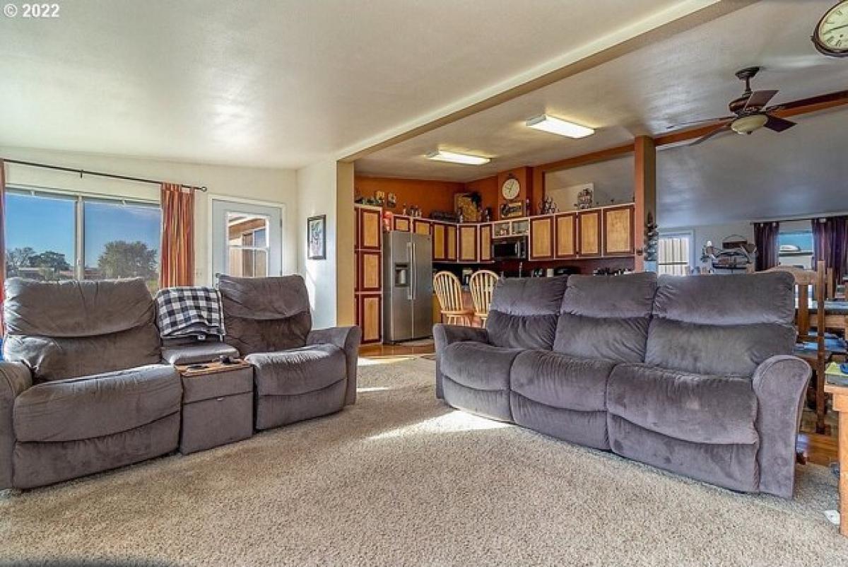 Picture of Home For Sale in Milton Freewater, Oregon, United States