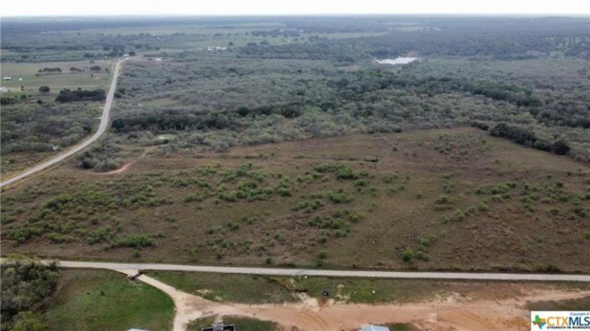 Picture of Residential Land For Sale in Seguin, Texas, United States