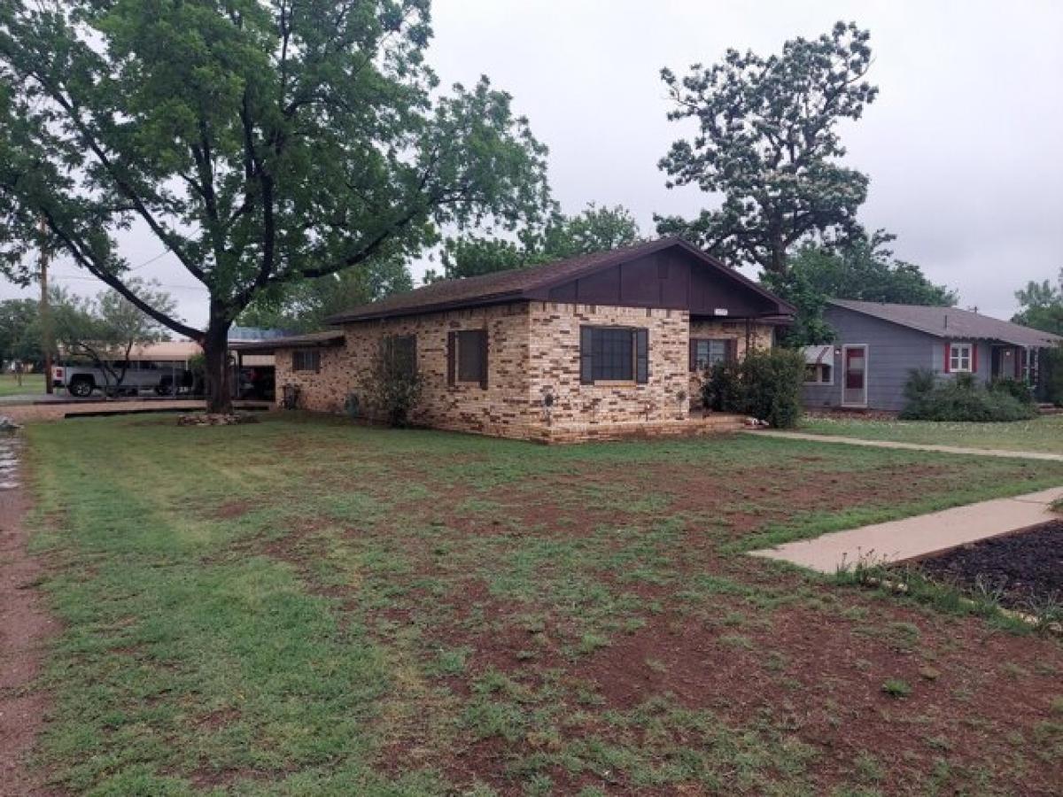 Picture of Home For Sale in Childress, Texas, United States