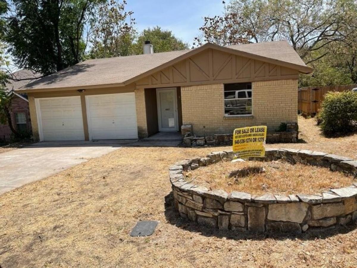 Picture of Home For Sale in White Settlement, Texas, United States