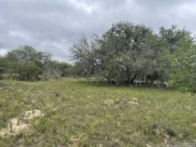 Residential Land For Sale in Devine, Texas