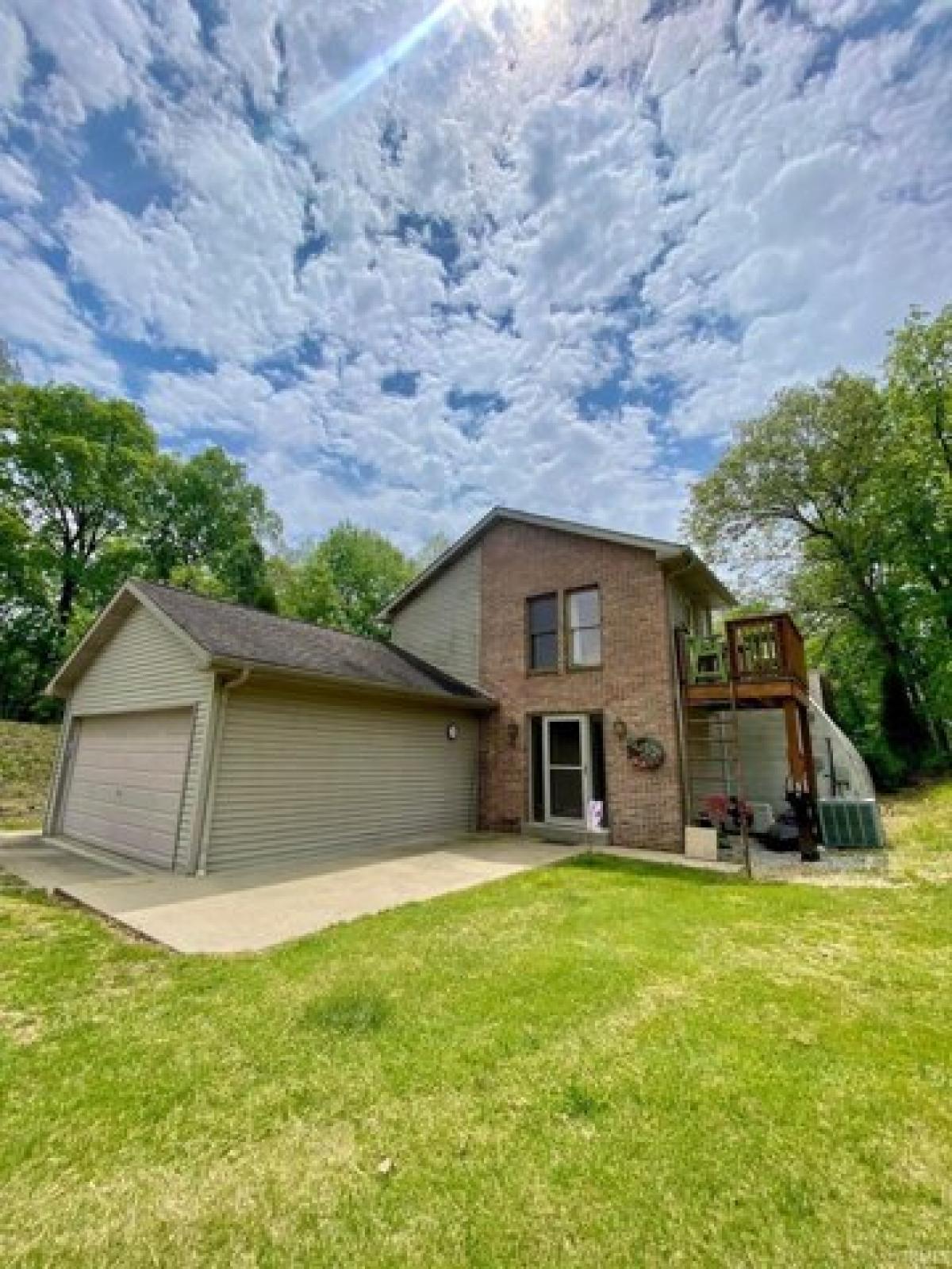 Picture of Home For Sale in Bristow, Indiana, United States