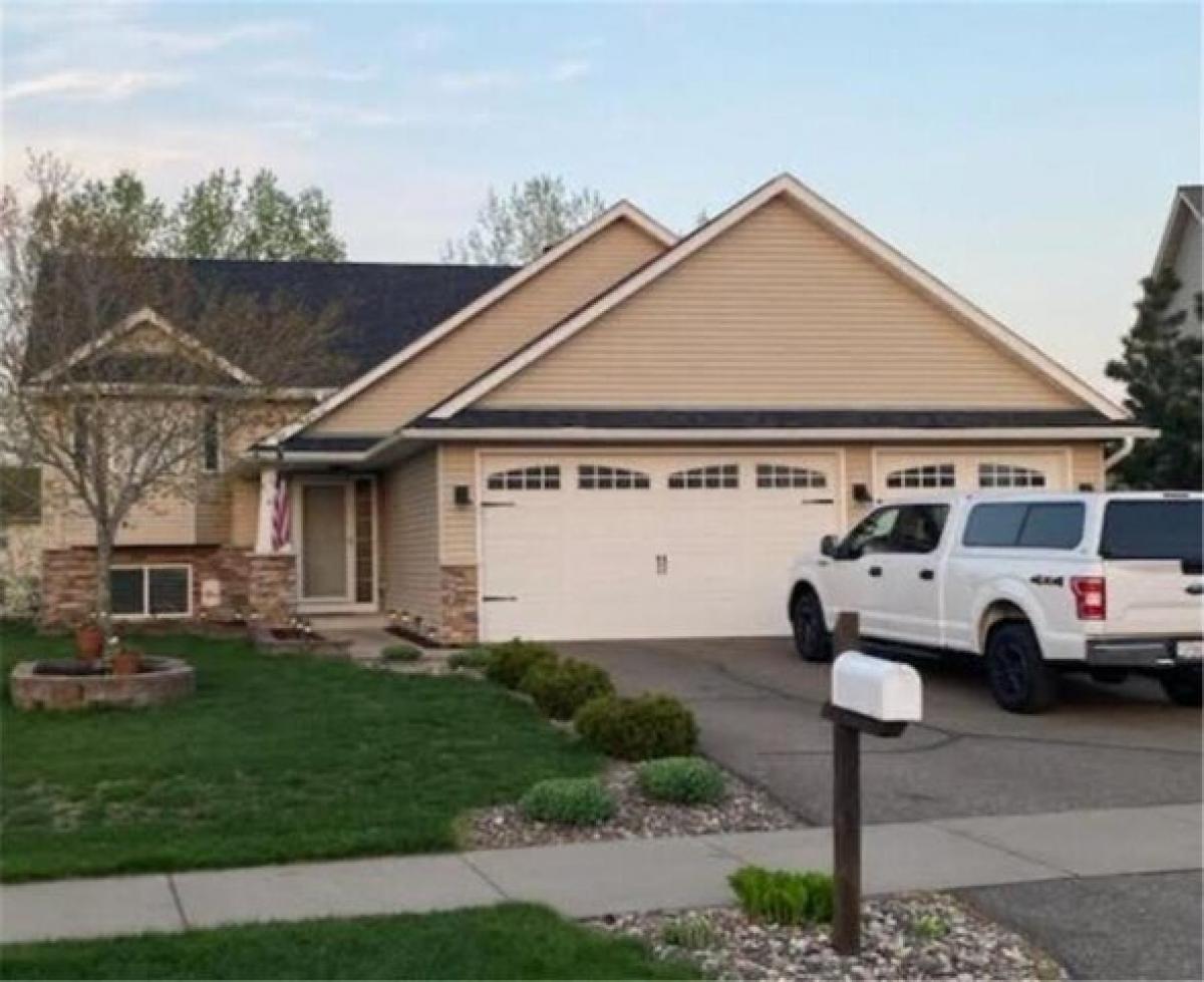 Picture of Home For Sale in Hudson, Wisconsin, United States