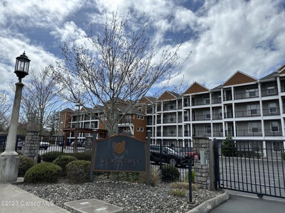 Picture of Home For Sale in Seaside, Oregon, United States