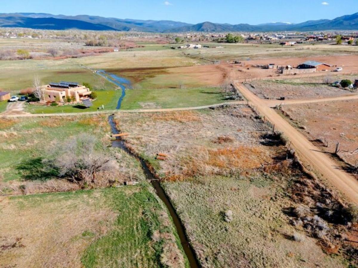 Picture of Home For Sale in Taos, New Mexico, United States