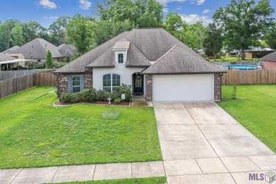 Home For Sale in Prairieville, Louisiana