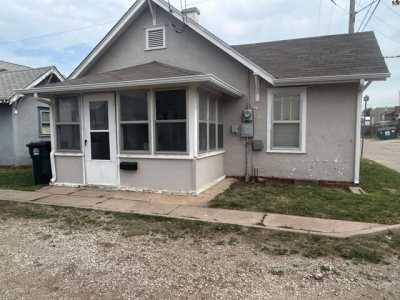 Home For Sale in Lyons, Kansas