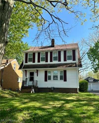 Home For Sale in Warrensville Heights, Ohio