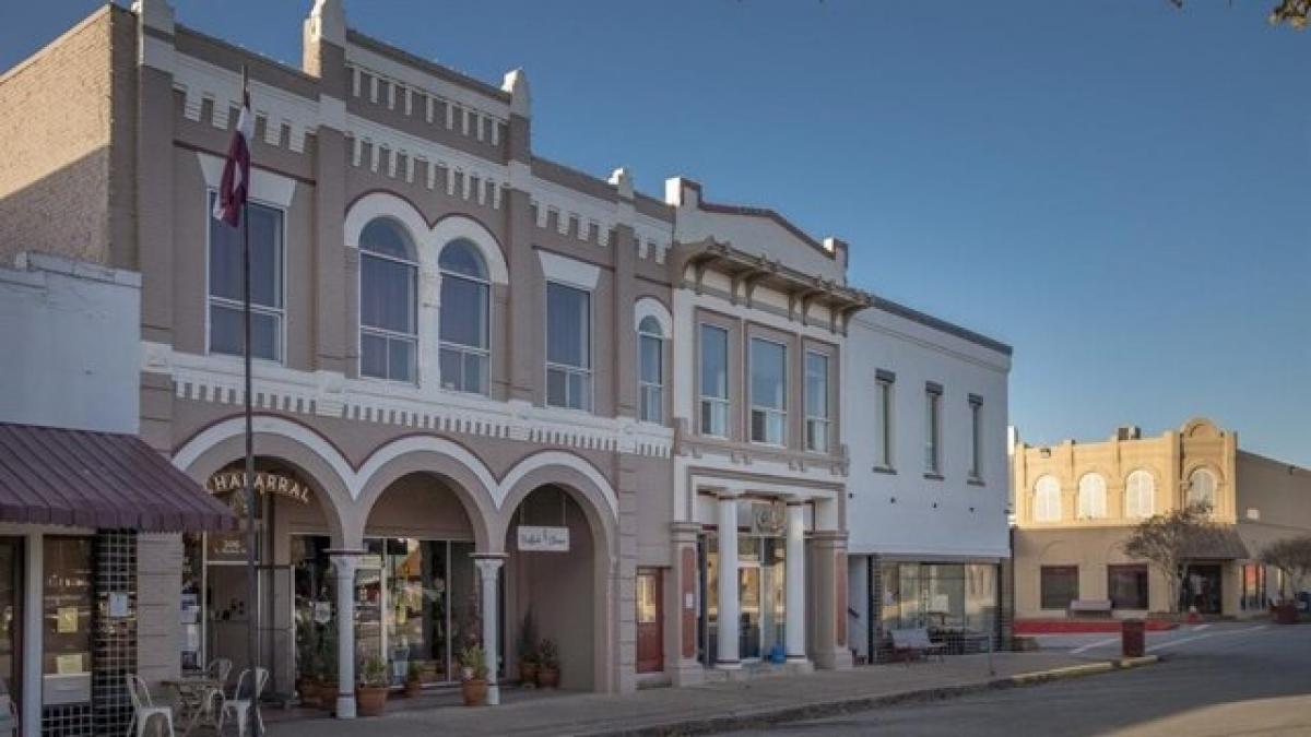 Picture of Home For Sale in Lockhart, Texas, United States