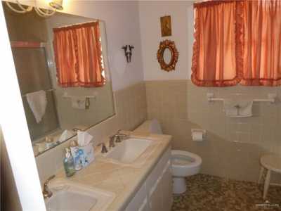 Home For Sale in Weslaco, Texas