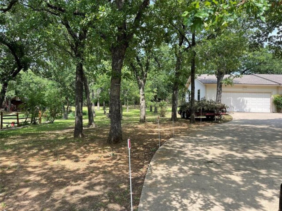 Picture of Home For Sale in Lake Kiowa, Texas, United States
