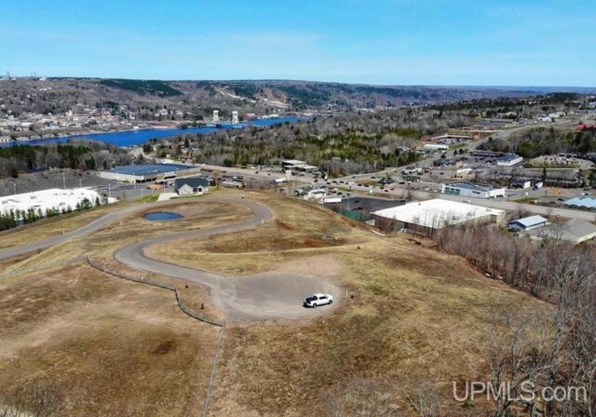 Picture of Residential Land For Sale in Houghton, Michigan, United States