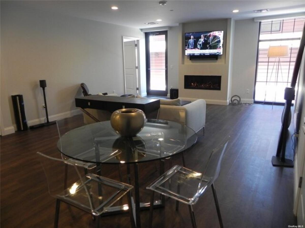 Picture of Apartment For Rent in Roslyn, New York, United States