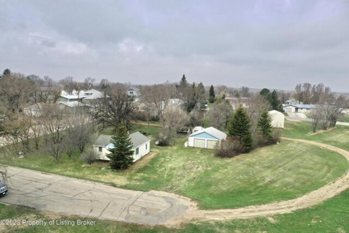 Picture of Home For Sale in Halliday, North Dakota, United States