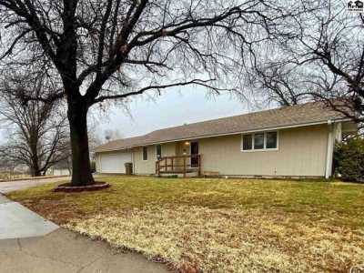 Home For Sale in Lyons, Kansas