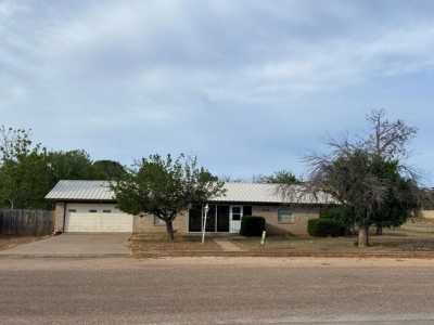 Home For Sale in Robert Lee, Texas