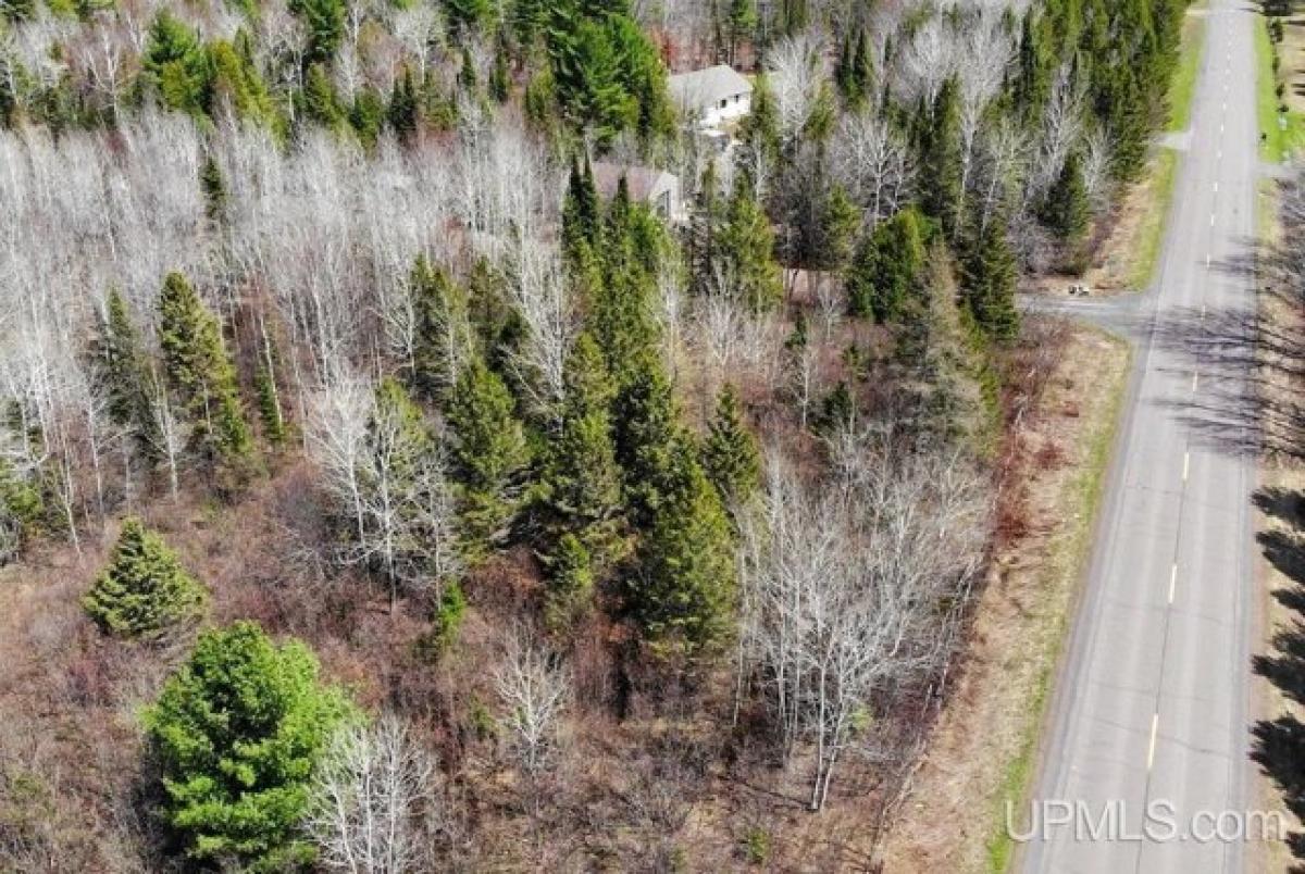 Picture of Residential Land For Sale in Houghton, Michigan, United States