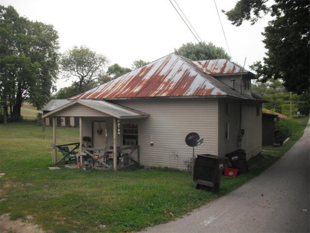 Picture of Home For Sale in Lewisville, Indiana, United States