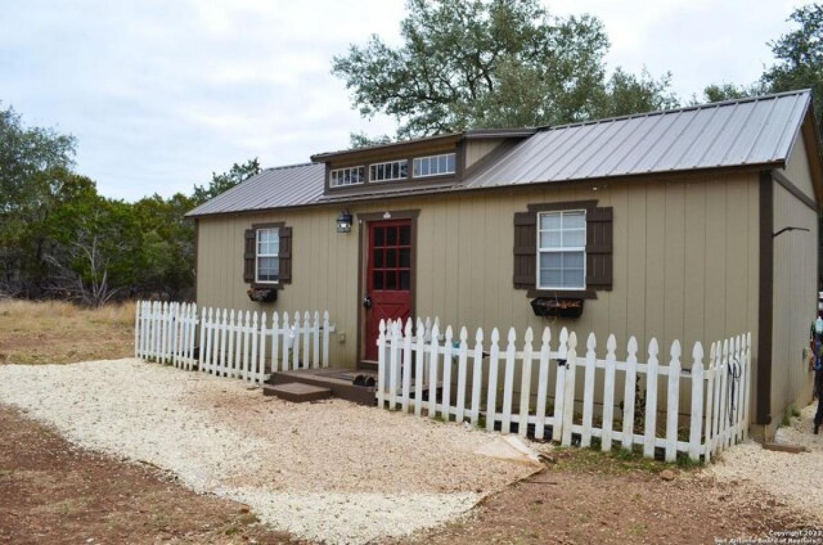 Picture of Residential Land For Sale in Pipe Creek, Texas, United States