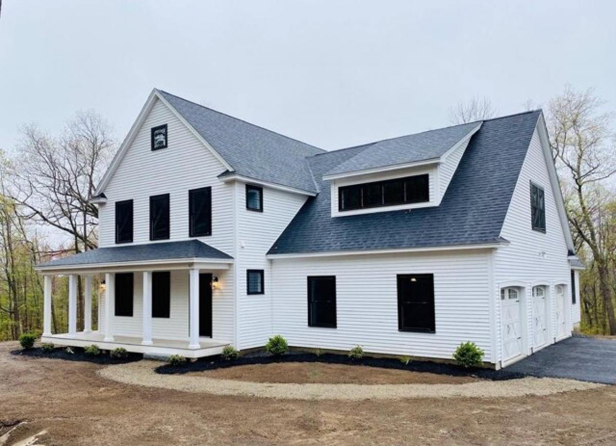 Picture of Home For Sale in Hollis, New Hampshire, United States