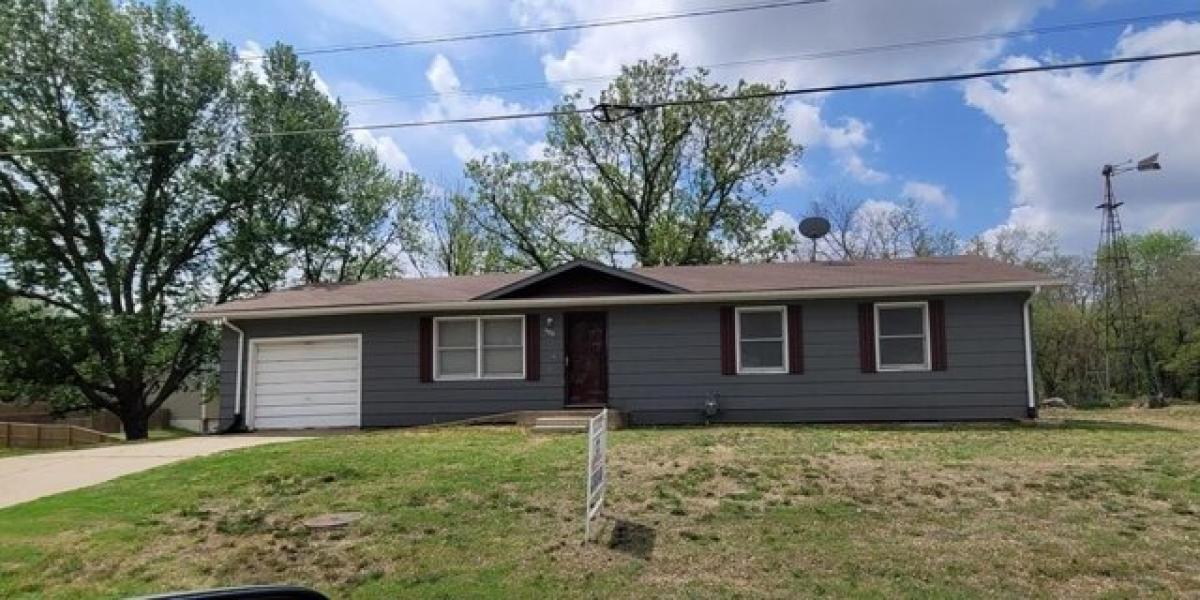 Picture of Home For Sale in Ellsworth, Kansas, United States