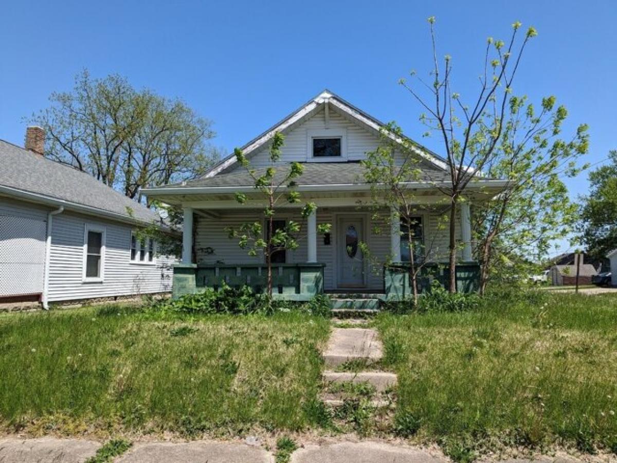 Picture of Home For Sale in New Castle, Indiana, United States