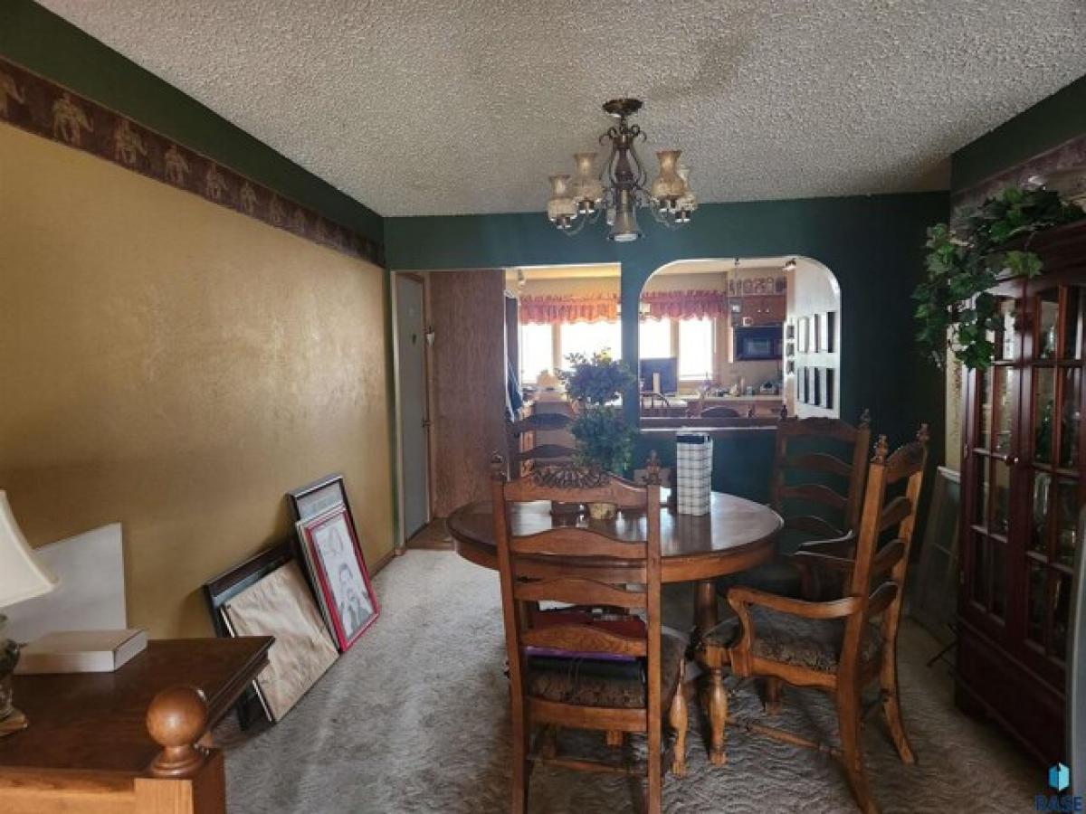 Picture of Home For Sale in Dell Rapids, South Dakota, United States